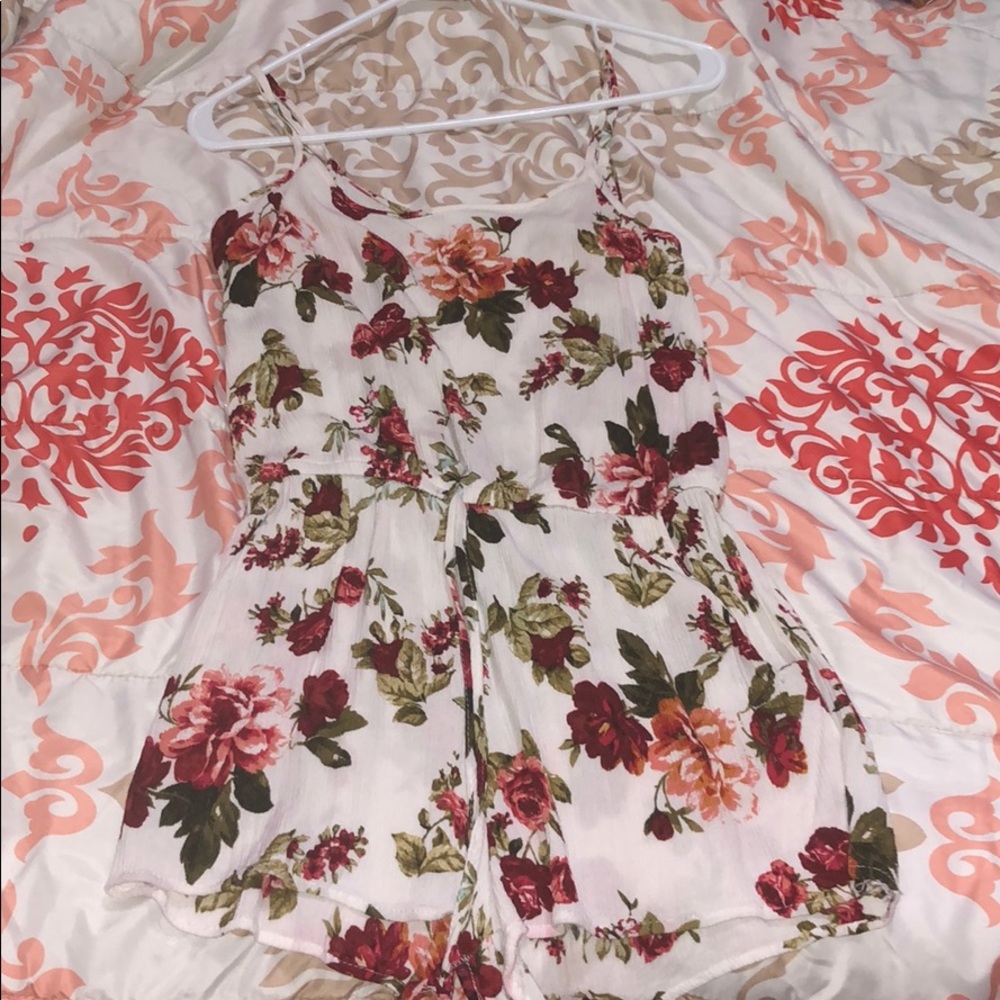 Floral romper with no sleeves